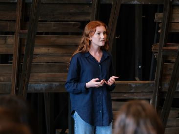 Young Mandurah performer receives John Bell Scholarship prize.